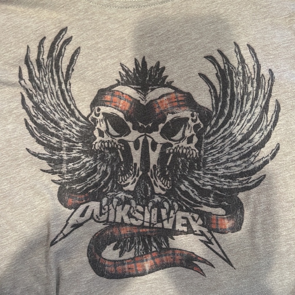 QUICKSILVER Men’s Tee- Skull With Banner & Wings